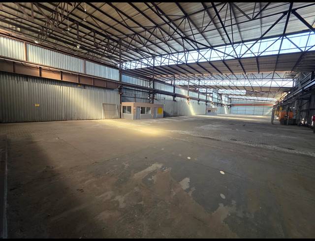 3,300M² WAREHOUSE TO LET IN ALRODE